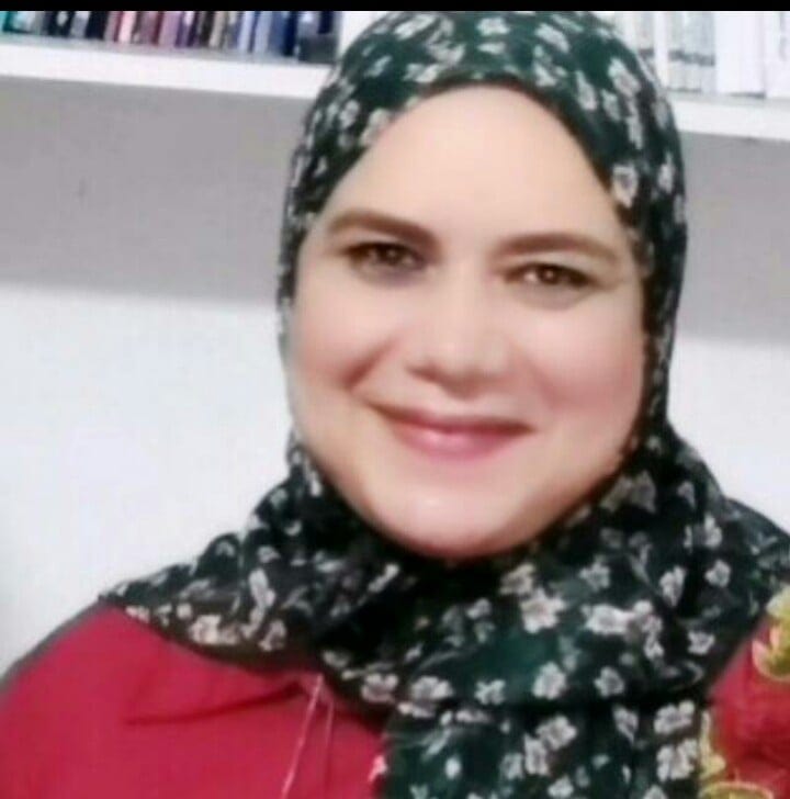 الكاتبة عزة عز الدين