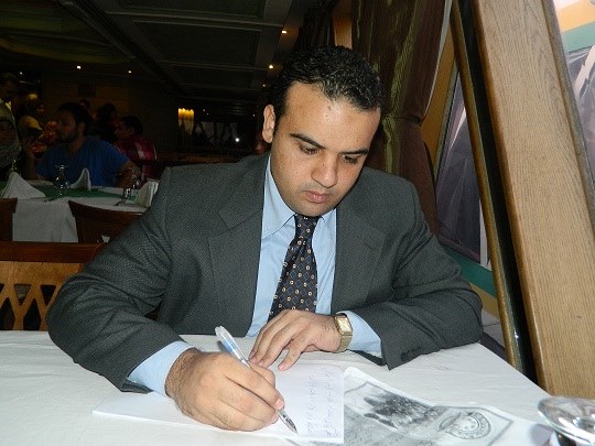 أحمد بدر نصار .. صحفي وروائي