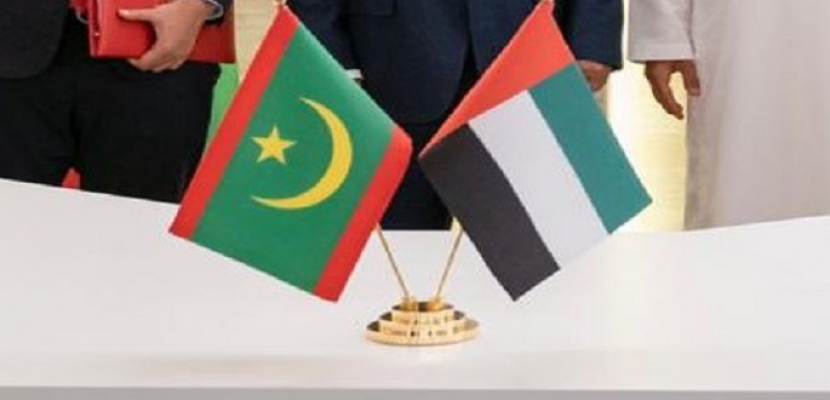 أعلام الإمارات وموريتانيا