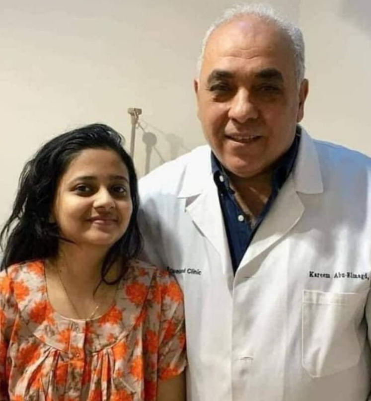الطبيب المصري مع الفتاة