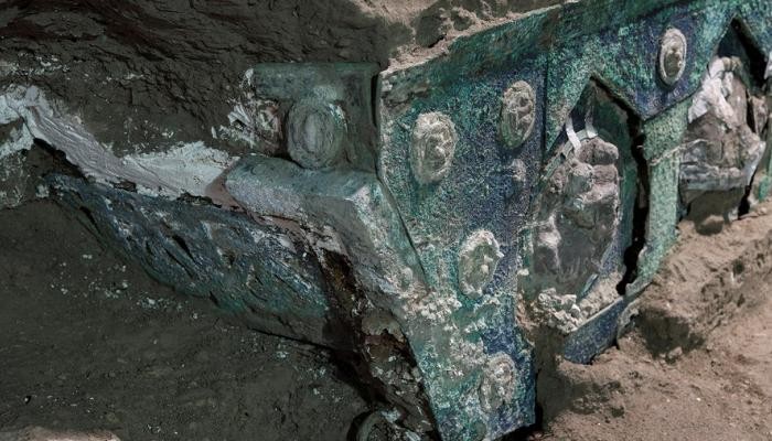 العربة الأثرية تم العثور عليها في ايطاليا