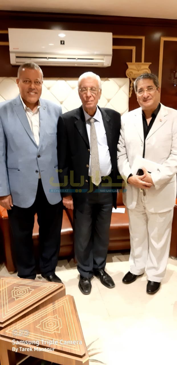 الكاتب محمد الشافعي مع د. حسام موافي