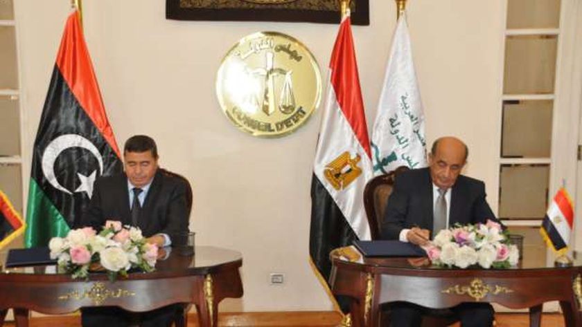 توقيع مذكرة تفاهم بين مجلس الدولة المصري و«الأعلى للقضاء» في ليبيا